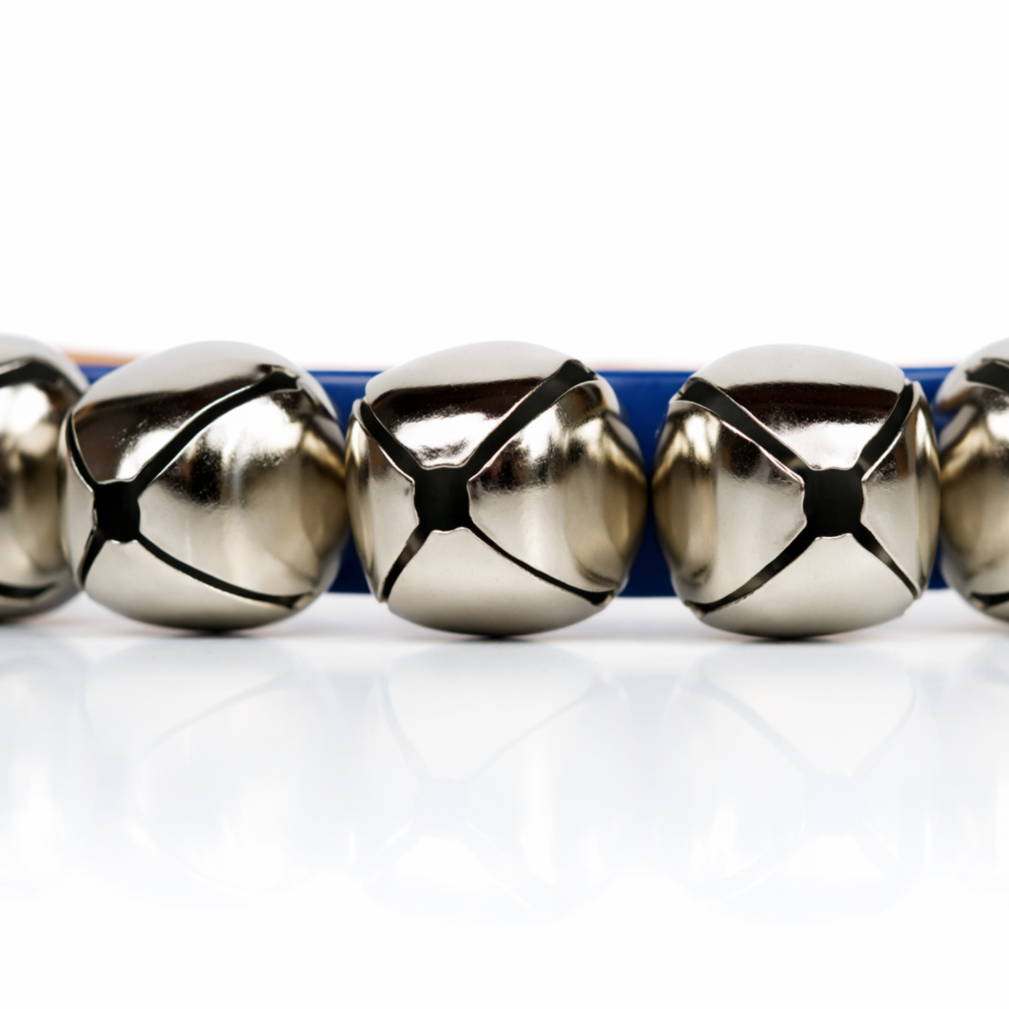 Cloche de traîneau en demi-lune, 9 grelots - E982